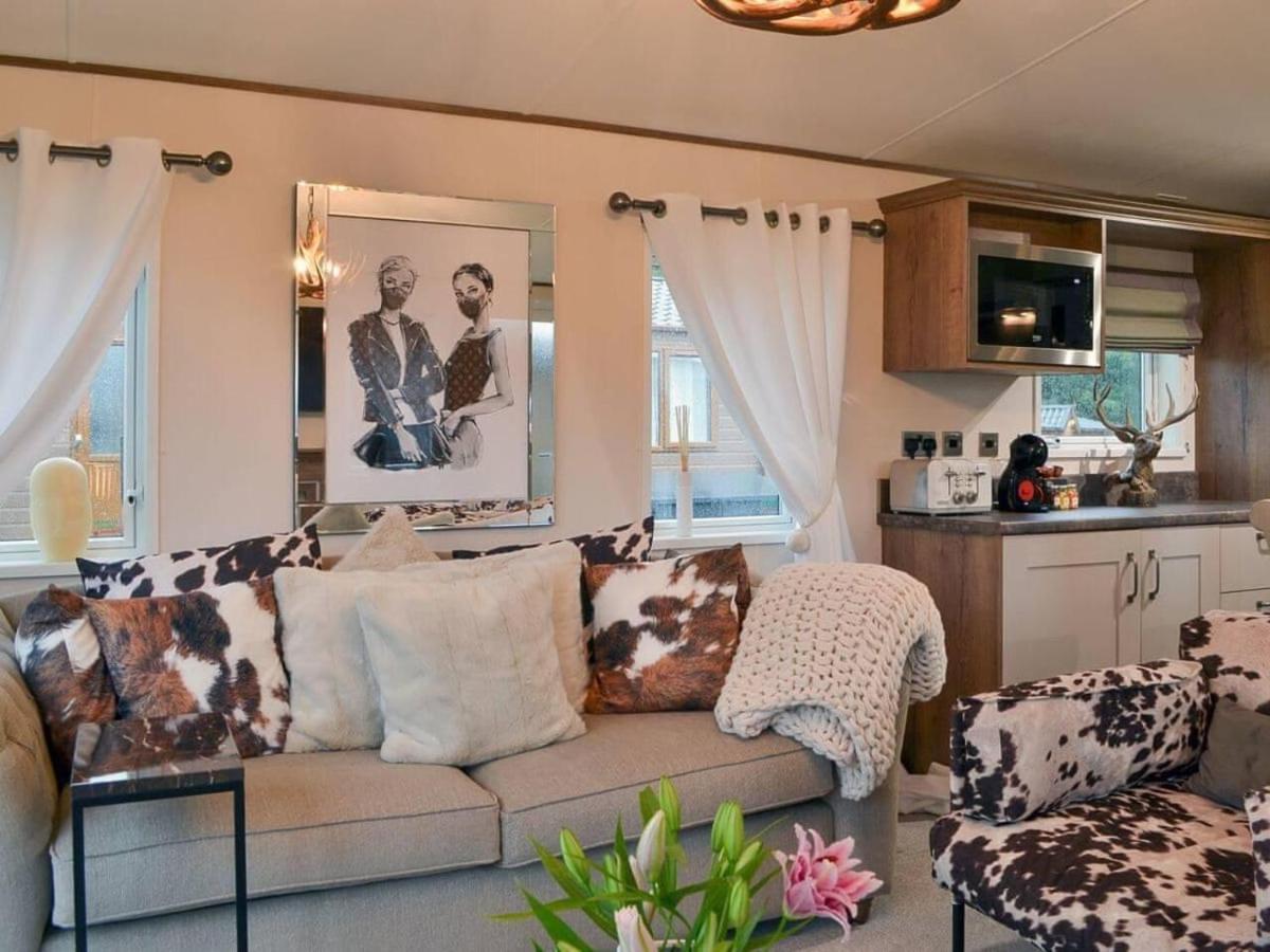 Luxury Boutique Style Lodge With Hot Tub Бридлингтън Екстериор снимка