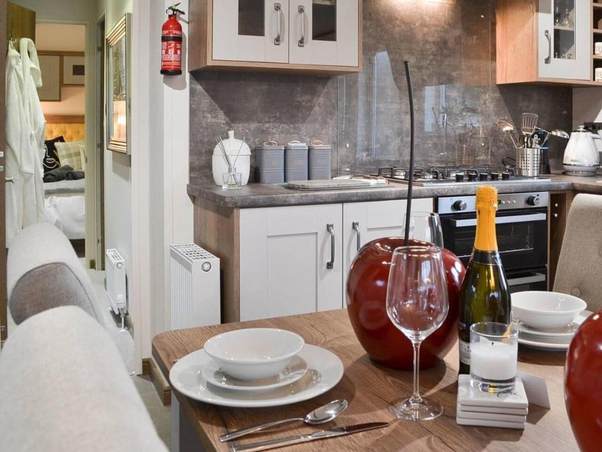 Luxury Boutique Style Lodge With Hot Tub Бридлингтън Екстериор снимка